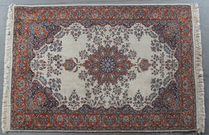 Orientalisk handknuten matta, persisk 190 x 131 cm.