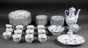 Royal Copenhagen. Musselmalet, halvblonde service 48