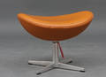 Arne Jacobsen 1902-1971. Skammel til Ægget, model 3127