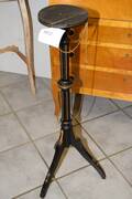 Piedestal diam 18 cm, H 85 cm