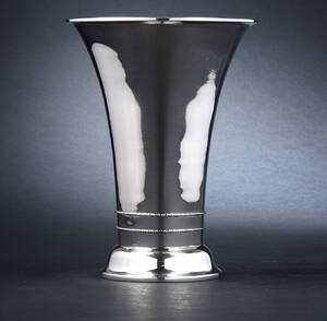 Pokal af sølv. August Thomsen, København, anno 1936. 