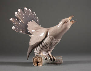 Bing  Grøndahl. Figur af porcelæn i form af gøg, nr. 1770 