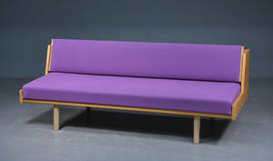 H. J. Wegner. Daybed  briks 
