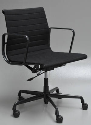 Charles Eames. Kontorstol, model EA-117  Denne vare er sat til omsalg under nyt varenummer 4194601