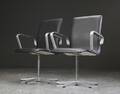 Arne Jacobsen. Par Oxford armstole, sort læder 2 Denne vare er sat til omsalg under nyt varenummer 4996667