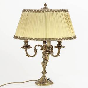 BORDSLAMPA mässing, rokokostil, 1900-talets första del