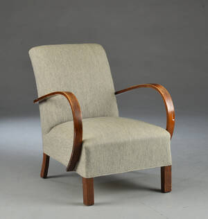 Lænestol af egetræ og uldstof, 1900-tallets første halvdel