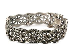 ARMBAND