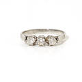Ring i vitguld