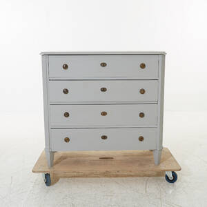 Byrå i gustaviansk stil