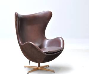 Arne Jacobsen 1902-1971. Det gyldne æg, model 3316