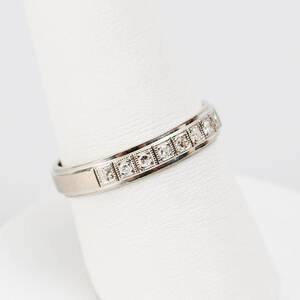 Ring 18 k vitguld diamanter