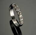 Alliancering med diamanter - ca. 0.60 ct.