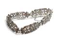 Armband med stenar