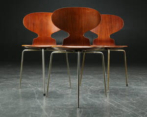 Arne Jacobsen. Tre stole, Myren, model 3100, 195060erne 3 