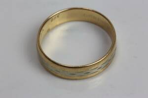 RING, rött och vitt guld, 18 k, 3,8 g