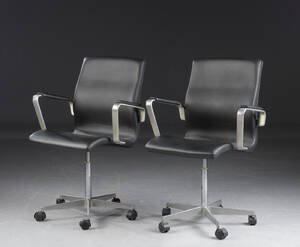 Arne Jacobsen. Et par Oxford stol, model 3271 2