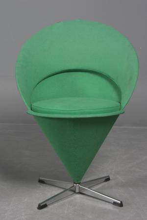 Verner Panton 1926-1998. Kræmmerhusstol  Cone chair.