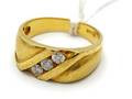 Ring med diamanter