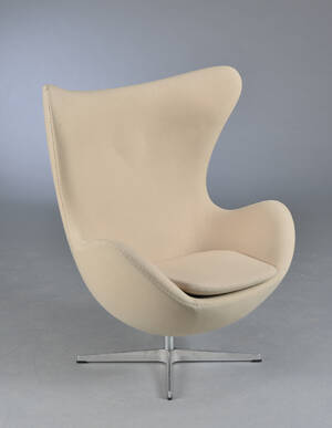 Arne Jacobsen. Lænestol Ægget, model 3316
