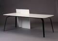 Henrik Pedersen. Spisebord model Float. 3
