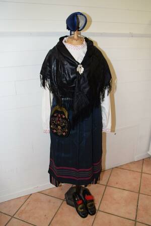 Hembygdsdräkt Lillhärdal  2 st sjalar