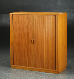 Jalousiskab af eg, 1950erne, dansk møbelproducent