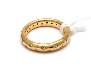 Ring med diamanter
