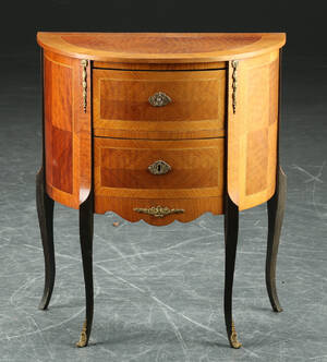 Kommode af rosentræ, rokoko stil