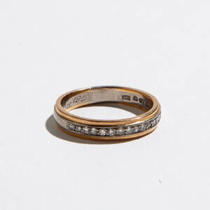 Ring 18 k rödvitguld diamanter