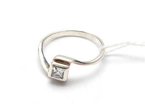 Ring med sten