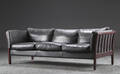 Tre-pers. sofa, læder og bøg, dansk møbelproducent