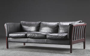Tre-pers. sofa, læder og bøg, dansk møbelproducent