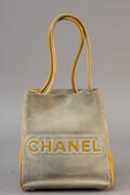 Chanel. Taske af ruskind og lak
