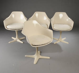 Maurice Burke. Sæt på fire stole 4