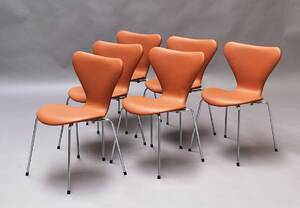 Arne Jacobsen, seks stole, model 3107, Syveren, nybetrukket med cognacfarvet calvados læder 6