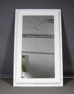 Stort figurspejl i ramme af hvidbemalet træ 200x120 cm