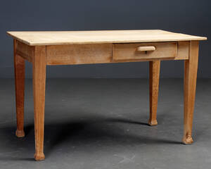 Skrivebord af eg, 1900-tallet