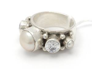 Ring KumKum med
