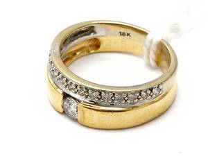 Ring med diamanter