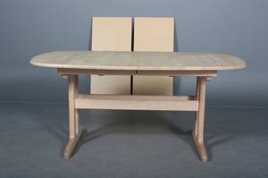 Dansk møbelproducent. Spisebord i bøgetræ med tillægsplader. 3