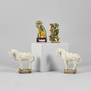 Fohundar, 2 st  1 par hästar