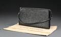 Louis Vuitton, skuldertaske af epilæder model Pochette 