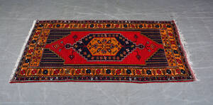 Handknuten persisk matta 190 x 104 cm