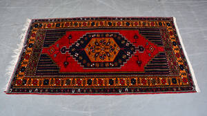 Handknuten persisk matta 185 x 102 cm