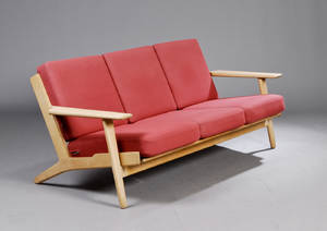 Hans J. Wegner 1914-2007. Tre-personers sofa, model GE-2903.