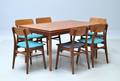 Dansk møbelproducent. Spisebord med seks stole i teak. 1950erne