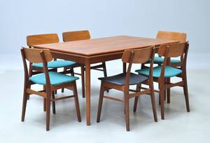Dansk møbelproducent. Spisebord med seks stole i teak. 1950erne