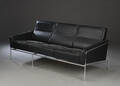 Arne Jacobsen, tre-personers lufthavnssofa, model 3303