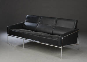 Arne Jacobsen, tre-personers lufthavnssofa, model 3303